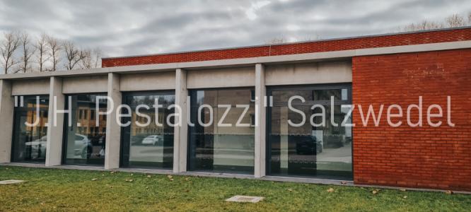 Die Turnhalle von au&szlig;en